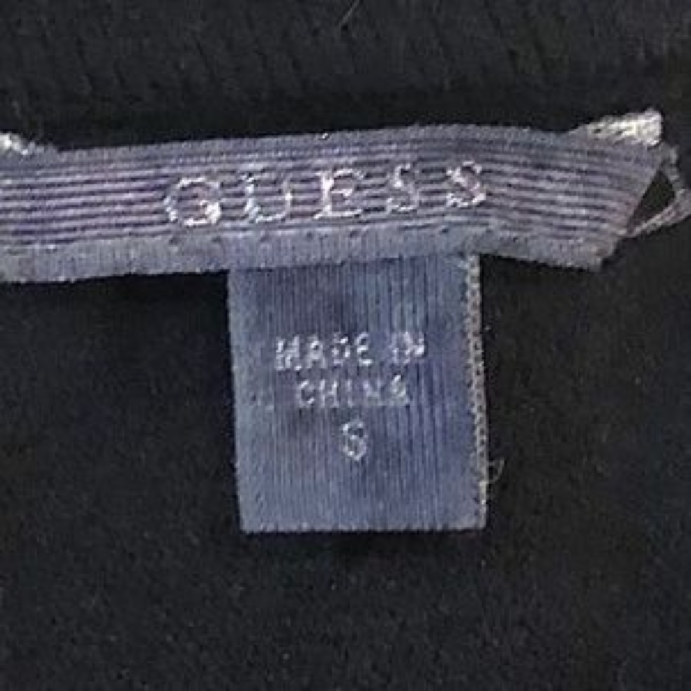 CYBER MONDAY Guess Black Twist-Back V-Neck Sweater - Picture 7 of 8